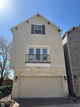 1119 Shepherd Oaks Dr in Houston, TX - Building Photo - Building Photo