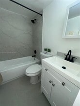 500 NW 24th Ave in Fort Lauderdale, FL - Foto de edificio - Building Photo