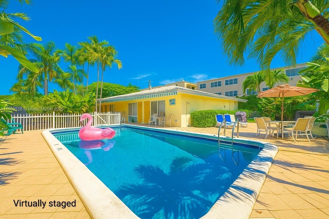 3217 NE 7th Pl in Pompano Beach, FL - Building Photo