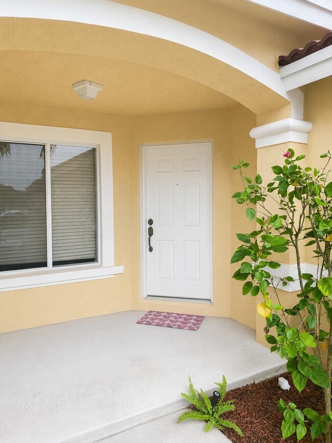property at 1007 Arezzo Cir