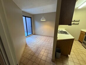 147 Kelton St, Unit 715 in Boston, MA - Foto de edificio - Building Photo