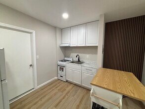 40 Beacon Ave in Jersey City, NJ - Building Photo - Building Photo