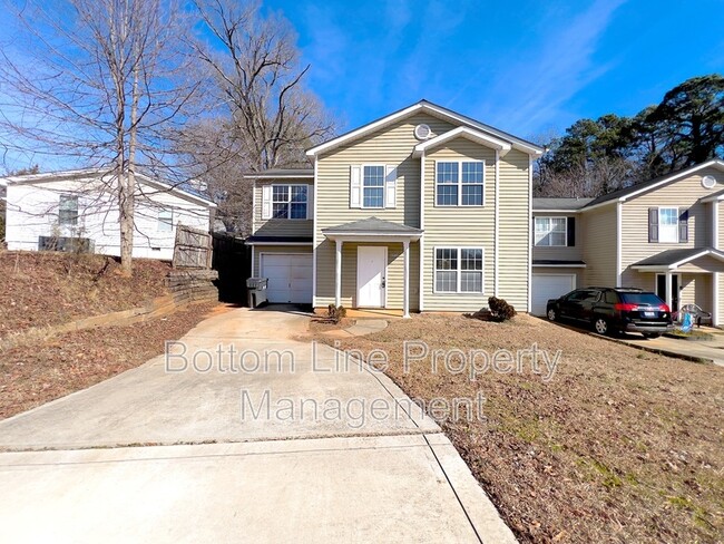 6936 Red Bud Cir in Charlotte, NC - Building Photo - Building Photo