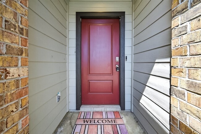 property at 827 Silver Kettle Dr