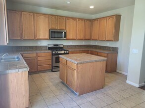 3968 Colma Ave in Merced, CA - Building Photo - Building Photo