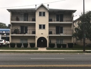 4453 S Harlem Ave, Unit 2A in Berwyn, IL - Building Photo - Building Photo