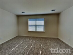 201 Switchback Hl Rd in Newark, TX - Building Photo - Building Photo