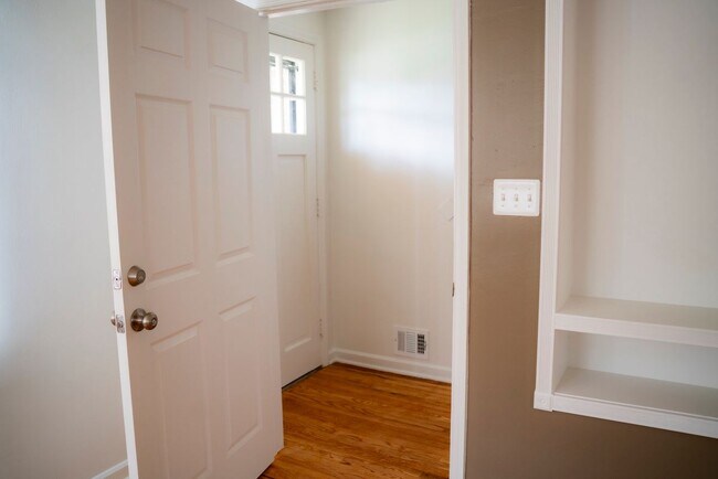 8206 Old Harford Rd, Unit 1 in Parkville, MD - Building Photo - Building Photo