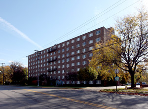 Riverview Manor in Sharon, PA - Building Photo - Building Photo