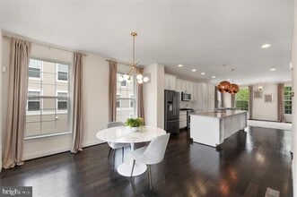 46077 Hall Rd in Sterling, VA - Building Photo - Building Photo