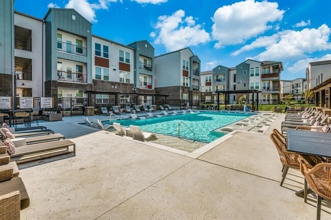 2201 Creekview Dr. in Waco, TX - Building Photo - Building Photo