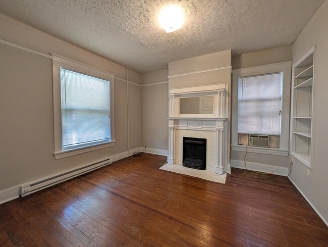 218 Warwick Ln in Lynchburg, VA - Foto de edificio - Building Photo
