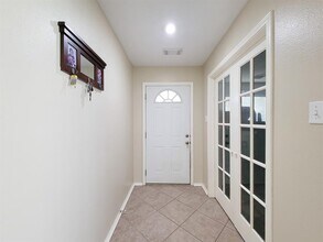 2131 Cold River Dr in Humble, TX - Foto de edificio - Building Photo