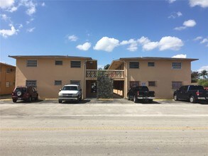 105 W 26th St in Hialeah, FL - Building Photo - Building Photo