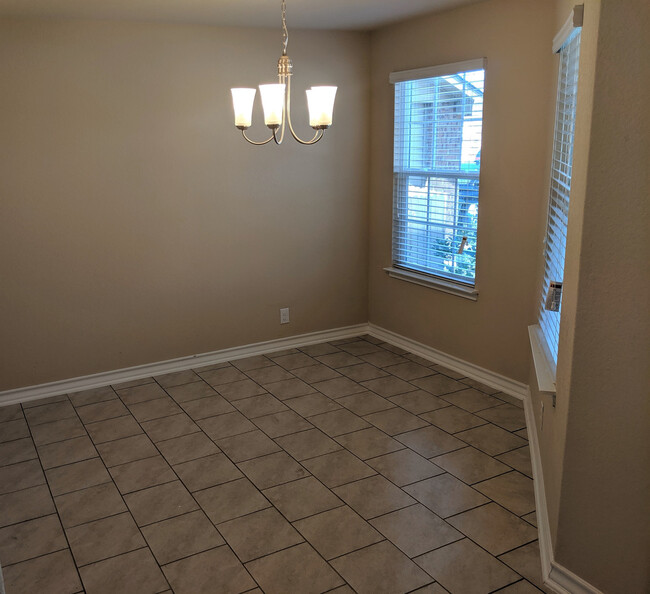 6018 Red Rose in San Antonio, TX - Building Photo - Building Photo