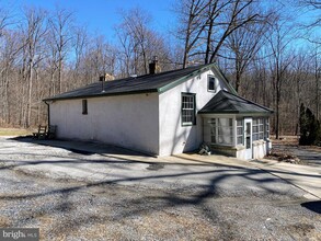 145 Oak Ln in Coatesville, PA - Building Photo - Building Photo