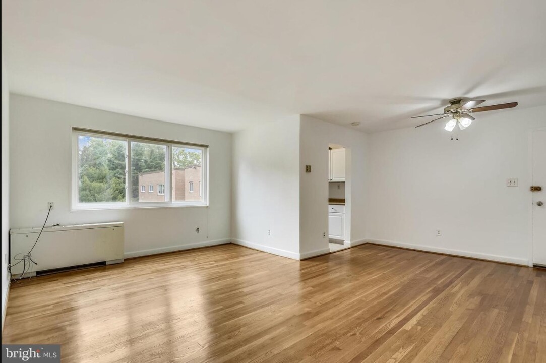 9734 Glen Ave in Silver Spring, MD - Building Photo