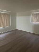 8254 Milburn St in Westland, MI - Building Photo - Building Photo