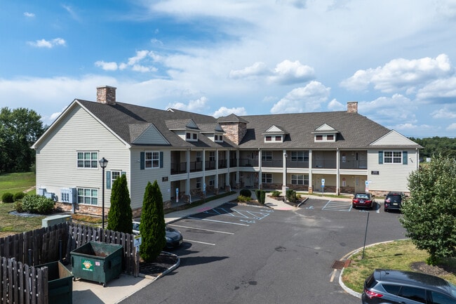 Freedom Village at Westampton in Westampton, NJ - Foto de edificio - Building Photo
