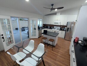 23324 Maltby Pl in Los Angeles, CA - Building Photo - Building Photo