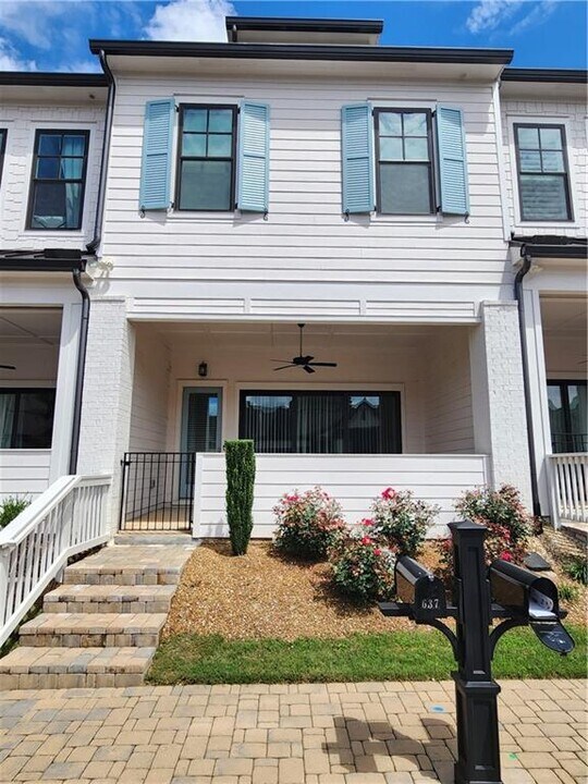 637 Stickley Oak Way in Woodstock, GA - Building Photo
