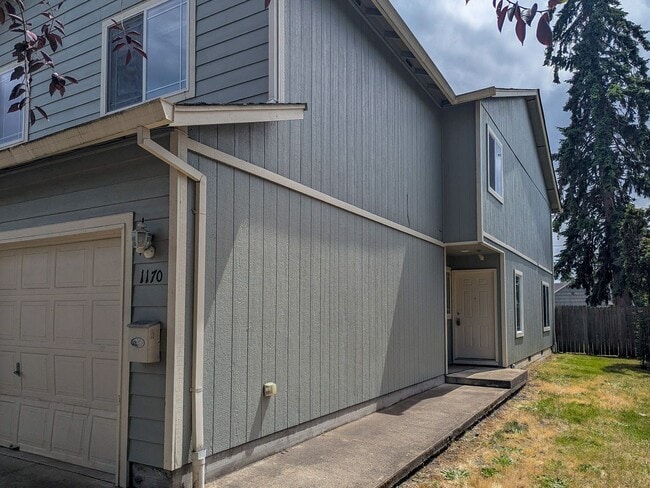 1170-1172-1172 Norway St NE in Salem, OR - Foto de edificio - Building Photo
