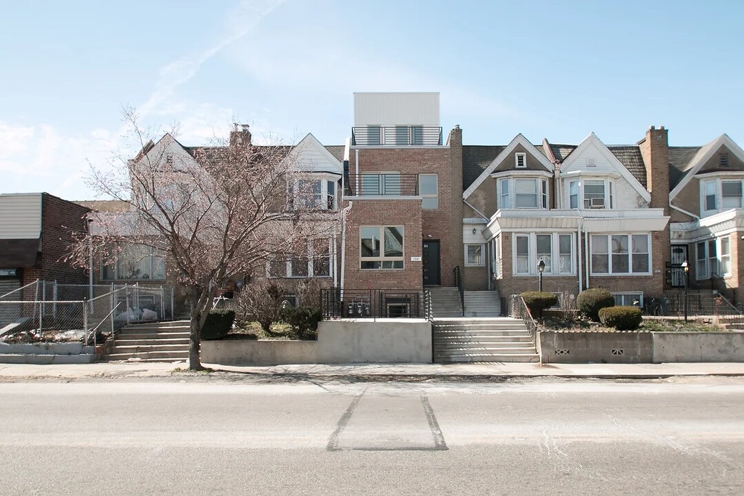 138 S 57th St in Philadelphia, PA - Building Photo
