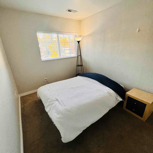 546 E Delno Dr in Millcreek, UT - Building Photo - Building Photo