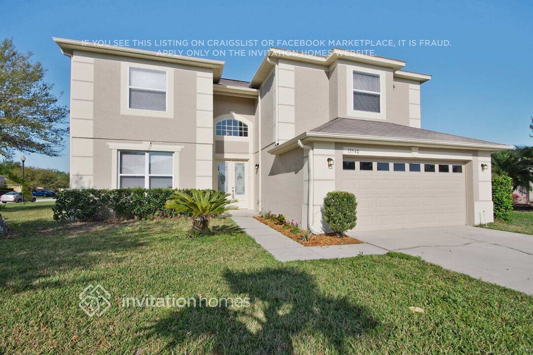 13540 Bluewater Cir in Orlando, FL - Building Photo