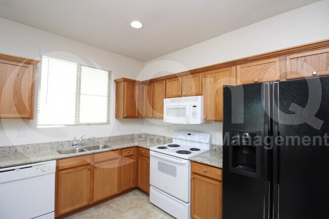 2614 N 73rd Dr in Phoenix, AZ - Building Photo - Building Photo