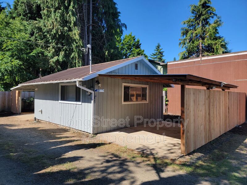1140 SW Stamm Pl in Corvallis, OR - Building Photo