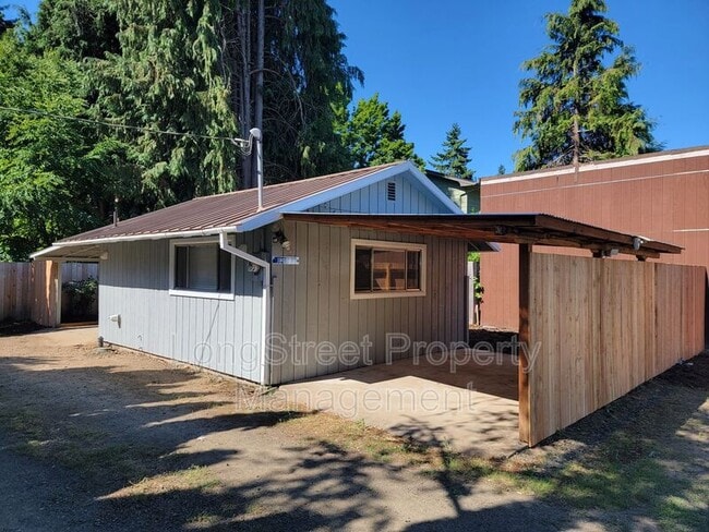 property at 1140 SW Stamm Pl