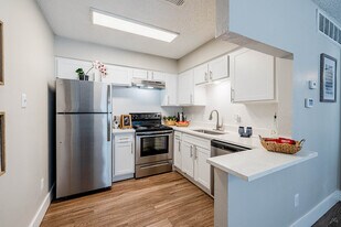 Parks at Treepoint in Arlington, TX - Building Photo