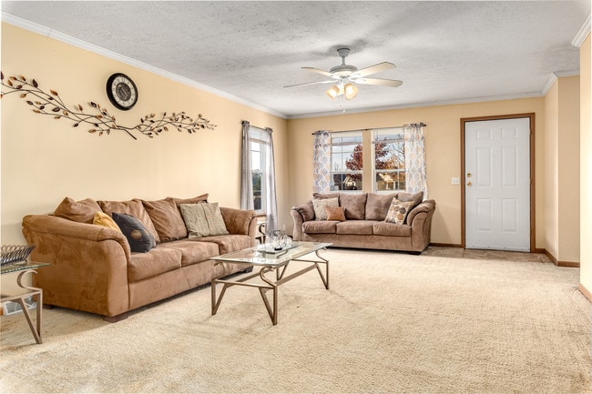 Woodfall Villas in Charleston, IL - Foto de edificio - Building Photo