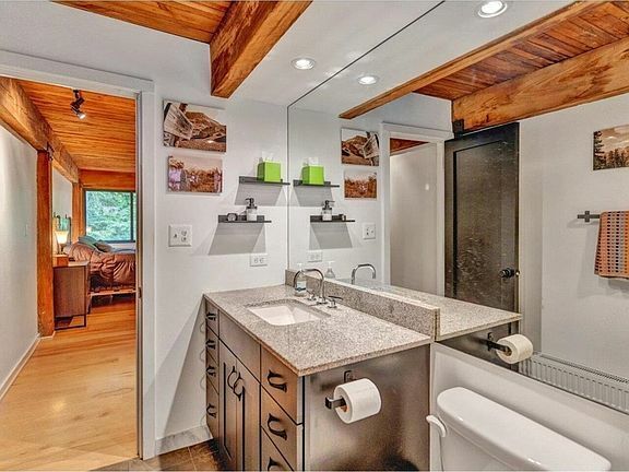 property at 122 Redrock Dr