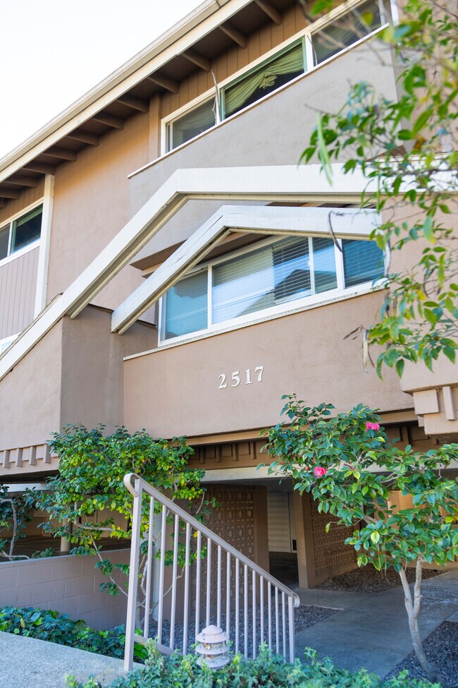 2517 Navarra Dr, Unit 2E in Carlsbad, CA - Building Photo - Building Photo