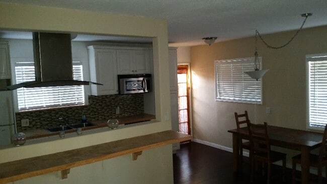 11820 Rose Hedge Dr in Whittier, CA - Building Photo - Building Photo
