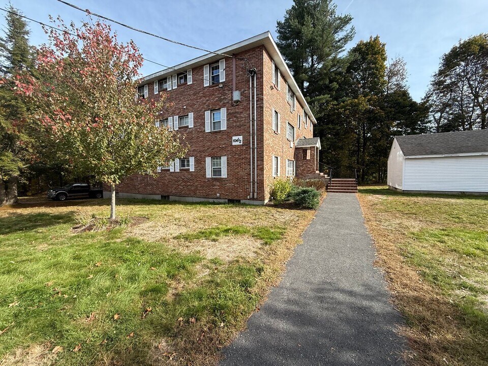 104.5 Washington St in Ayer, MA - Building Photo