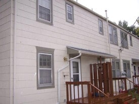 9 Riley Mnr, Unit 15 Riley Manor