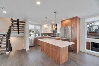113 27th Ave E in Seattle, WA - Building Photo - Building Photo