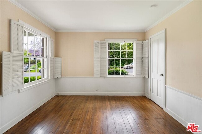 146 N Gunston Dr in Los Angeles, CA - Building Photo - Building Photo