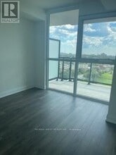 1461-1461 Lawrence Ave W in Toronto, ON - Building Photo - Building Photo