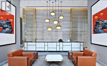 50 Charles St E in Toronto, ON - Building Photo - Building Photo