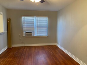 2324 16th St, Unit A in Lubbock, TX - Foto de edificio - Building Photo
