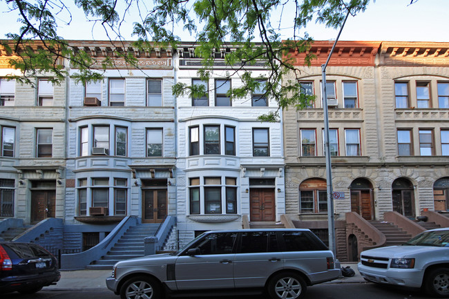 116 W 120th St in New York, NY - Foto de edificio - Building Photo