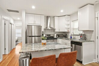 236 Callan Ave in Evanston, IL - Building Photo - Building Photo