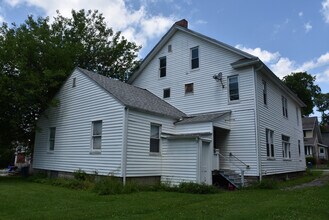 566 North St, Unit 566 in Meadville, PA - Building Photo - Building Photo