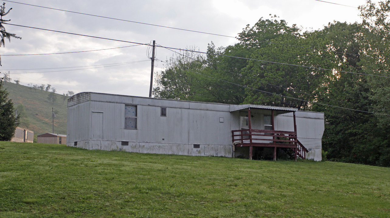 260 Chumley Rd in New Tazewell, TN - Foto de edificio