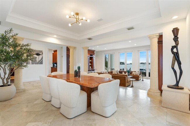 property at 305 N Hibiscus Dr