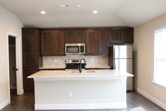 1324-1328 White Sand Dr in Azle, TX - Building Photo - Building Photo